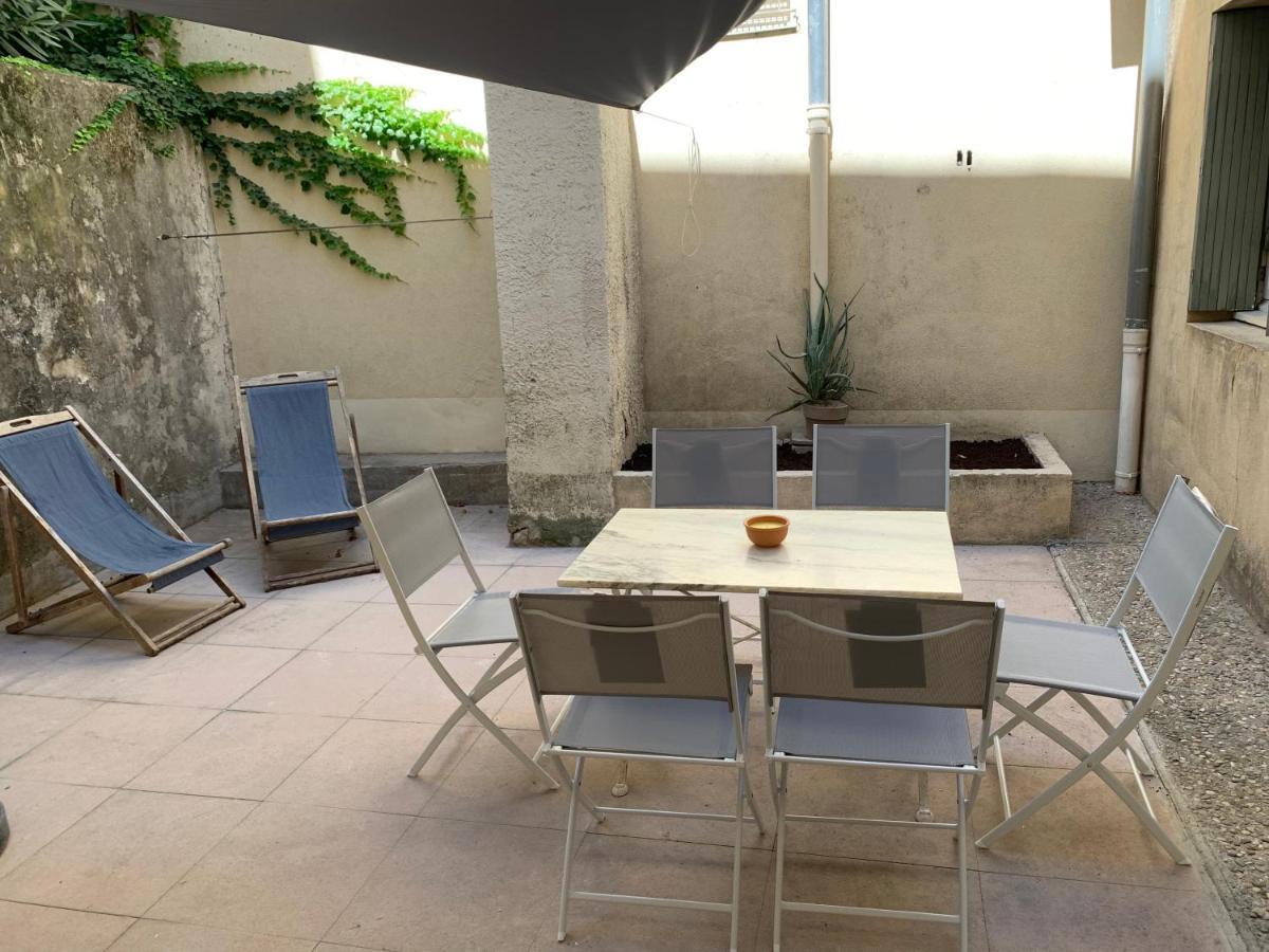 Appartement Intra Muros Avec Cour Privee Avignon Exterior photo