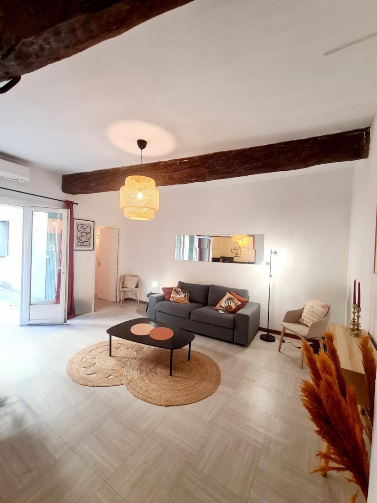 Appartement Intra Muros Avec Cour Privee Avignon Exterior photo